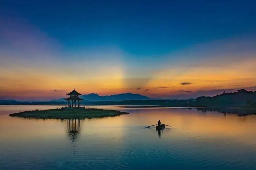 Jiuling Lake